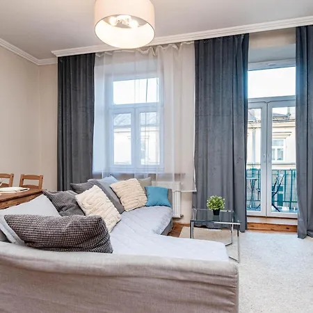 Queens Superior Centrum * Lublin